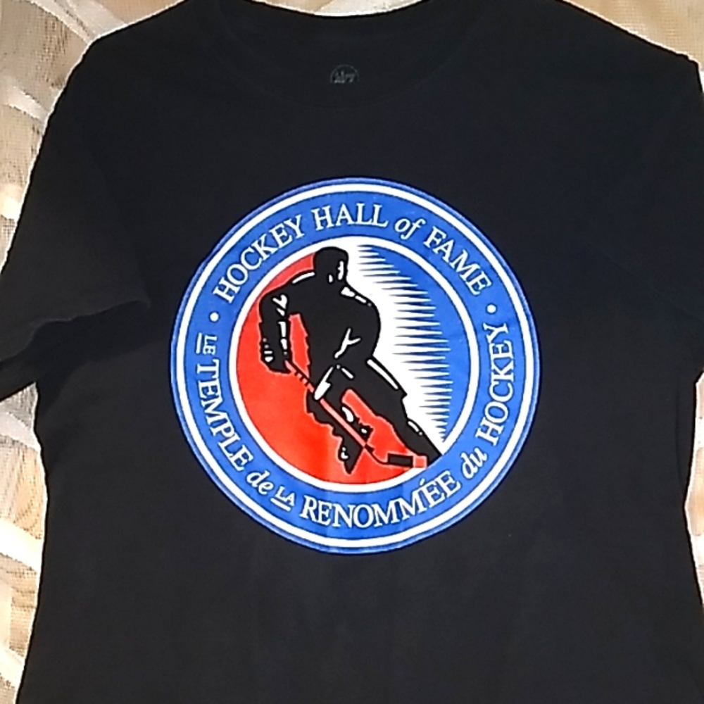 Like new Hockey Hall Of Fame T-Shirt Mens small